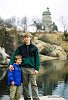 Halibut Point парк - это парк на берегу моря. · В любую погоду отсюда открывается очень красивый вид. · А в хорошую погоду отсюда можно ведеть даже соседние штаты: · Нью Хемпшир и Мэйн