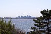 Вдали Бостон. · А мы сами в городе Нахант, распологающийся на острове, точнее теперь · полуострове на север от Бостона.